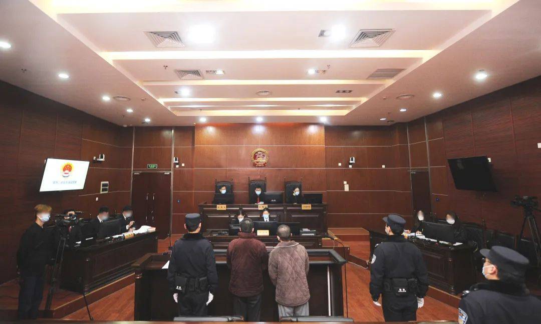 全国首例期货居间人非法经营期货交易咨询业务刑案宣判<strong></p>
<p>期货返佣</strong>，两人获刑