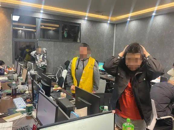 刑拘82人<strong></p>
<p>挖比特币</strong>！武汉警方市区联手端掉“杀猪盘”窝点