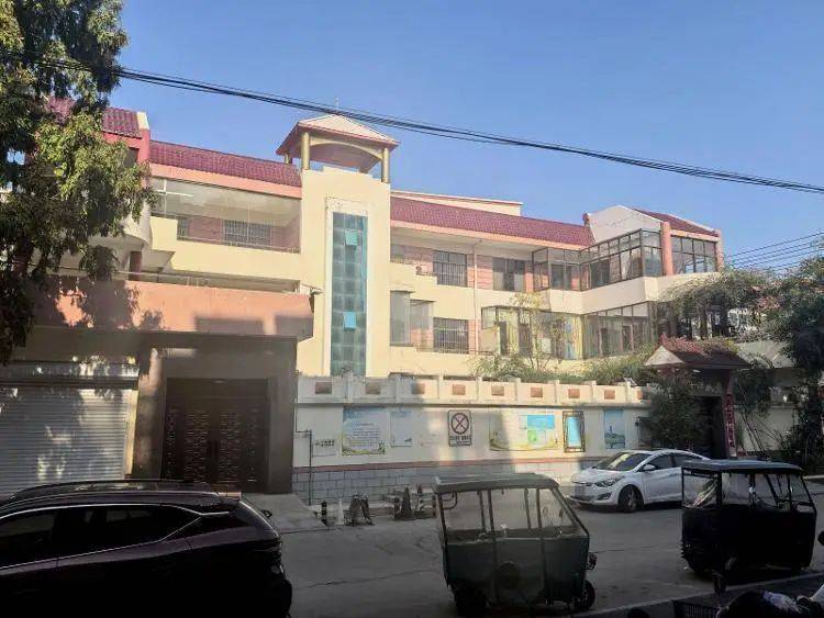他被抓当晚有老百姓放鞭炮庆祝<strong></p>
<p>证券书</strong>，探访江苏第一位农民副县长“三蟒”豪宅