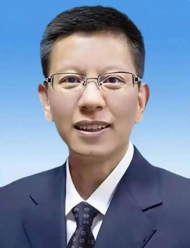 卸任市委书记3天后<strong></p>
<p>资本证券</strong>，55岁的他任省政府党组成员！
