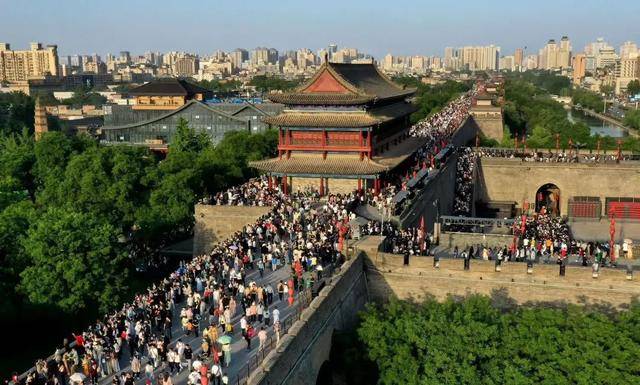 半月谈关注西安：特大城市<strong></p>
<p>证券题</strong>，这样治城