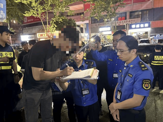 “锅铲声敲得我睡不着”！深夜<strong></p>
<p>基础证券</strong>，深圳多名流动摊贩被劝离……