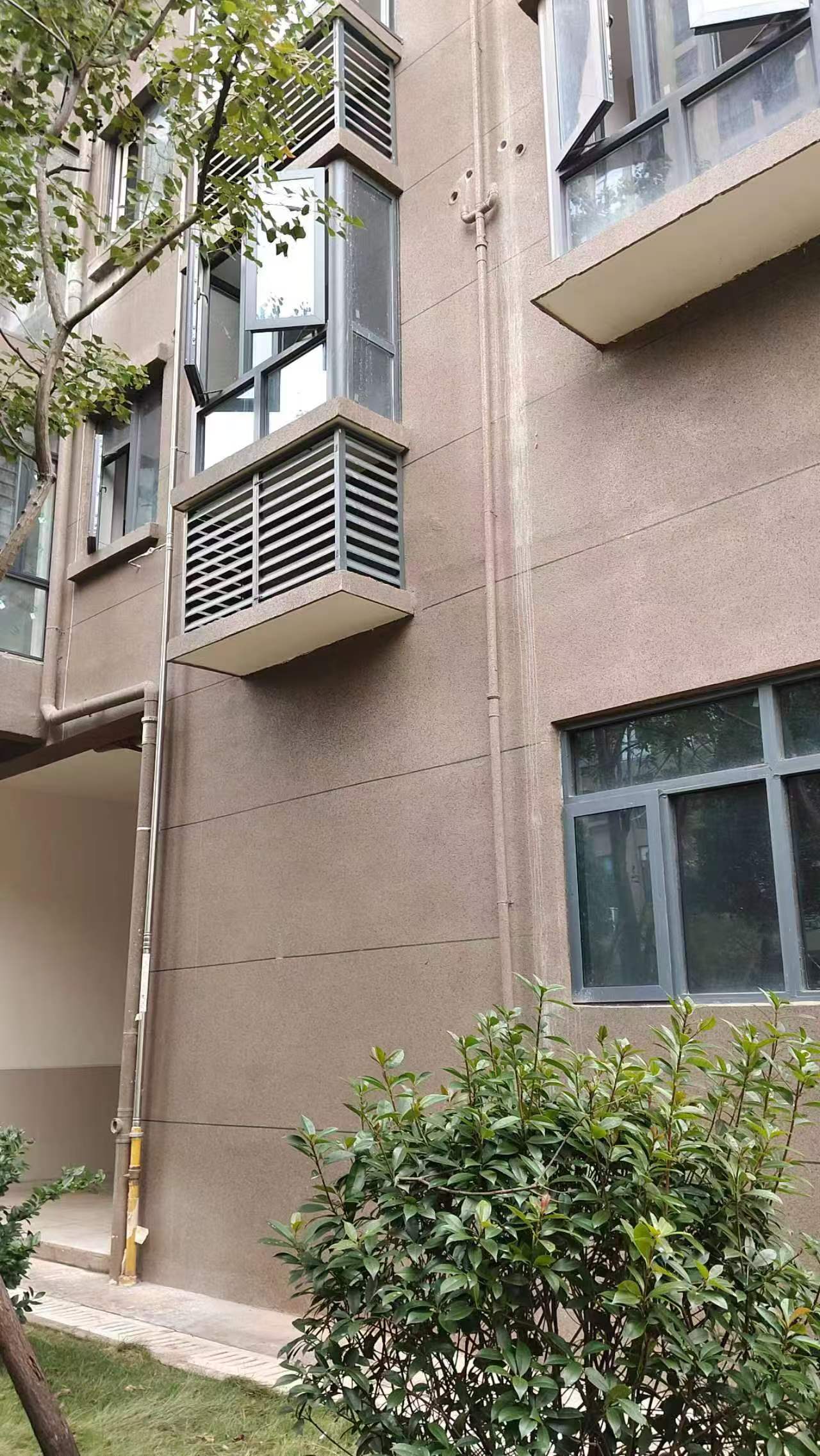 空调机位被楼下邻居占用<strong></p>
<p>证券融资融券</strong>，娄底女业主无法入住起诉索赔11万！邻居：我的也被占了