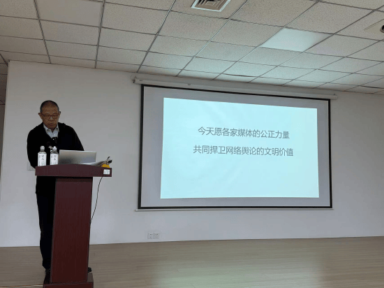 传农夫山泉若不能抢回市场份额<strong></p>
<p>证券组合</strong>，整个包装水部门都要下课！钟睒睒否认下发军令状：谣言太多了，我怎么会下发军令状呢