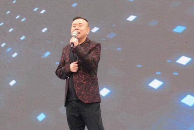 潘长江：我钱花一辈子也花不完<strong></p>
<p>证券上市公司</strong>，如今67岁却越活越“糊涂”了