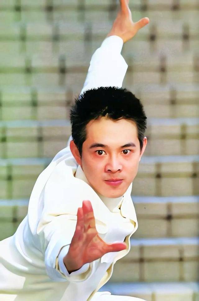 李连杰:后事一切从简<strong></p>
<p>中邮证券</strong>，不用立碑也不用办丧事，树葬海葬都可以