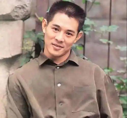 李连杰:后事一切从简<strong></p>
<p>中邮证券</strong>，不用立碑也不用办丧事，树葬海葬都可以