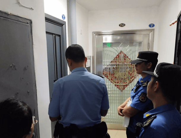 “太恶心了<strong></p>
<p>中信证券股票</strong>！”楼上邻居将饭厅位置改成厕所……