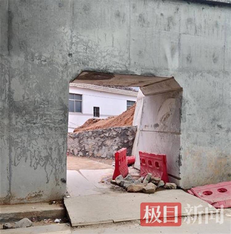 “没料到政府宁可多花钱让公路改道”<strong></p>
<p>深圳证券所</strong>，江西“最强钉子户”独守孤房