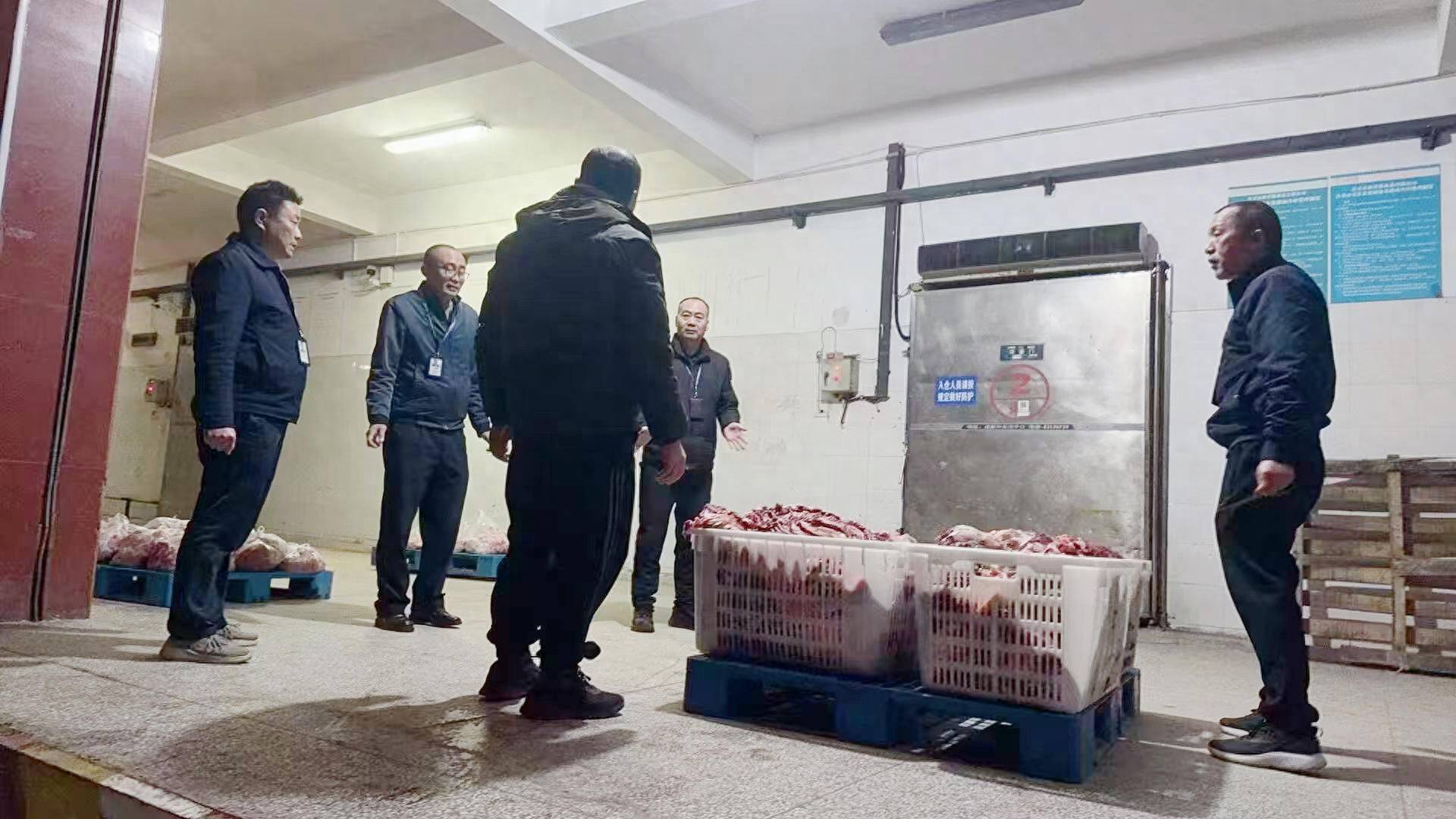 给活牛插管注水每头增重80斤！四川荣县警方破获一起售卖注水牛肉案<strong></p>
<p>证券的风险</strong>，5人被抓