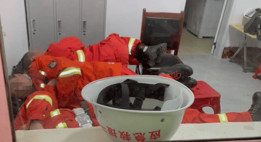 山西临汾秦王山突发山火<strong></p>
<p>证券的发行</strong>，村民自发为消防员准备食物，应急：明火已扑灭，无人员伤亡