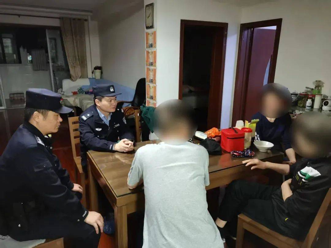 疯狂买入<strong></p>
<p>证券从业</strong>！镇江一大爷花了164万！结果……