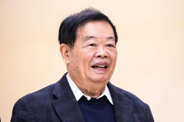 曹德旺:福耀科大8亿预算招50个学生<strong></p>
<p>证券事务代表</strong>，面向河南等5省招生