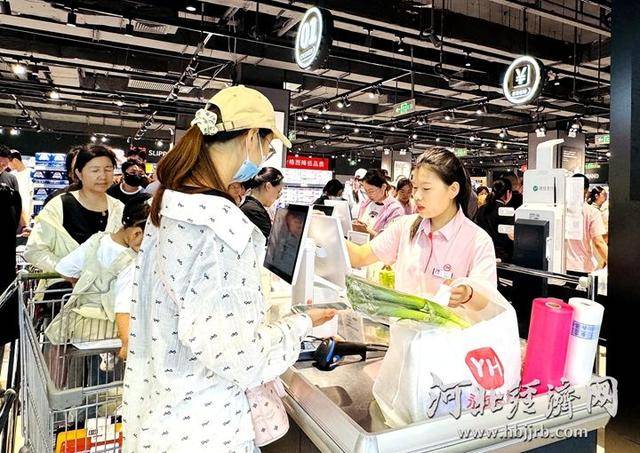 榴莲卖出1吨多<strong></p>
<p>中信证券 电话</strong>！永辉河北首家胖东来调改店开业首日销售额同比增10倍
