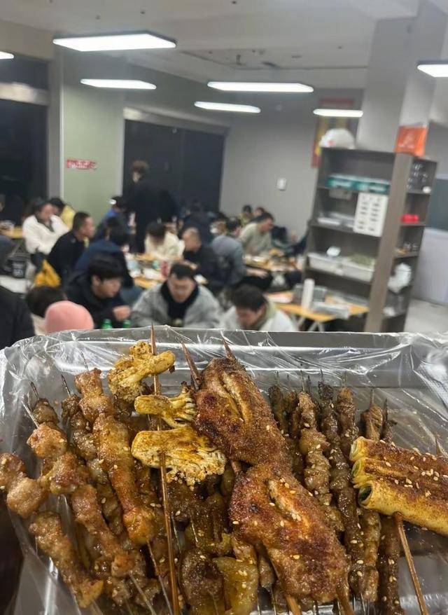 常州一烧烤店花10万赞助苏超<strong></p>
<p>证券从业证书</strong>，因系唯一个体赞助商爆火，附近商户：之前生意一直好