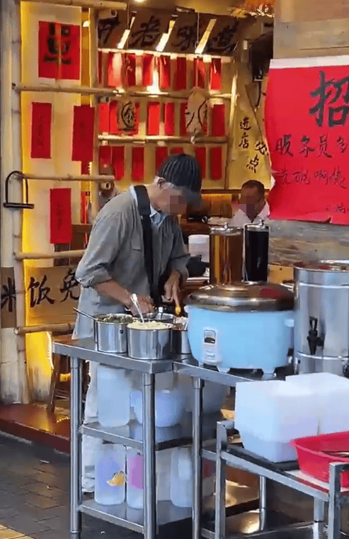 广东江门一饭店白米饭免费<strong></p>
<p>四川证券</strong>，老人每天打一碗米饭配酱油吃，店主：只要营业，就一直提供