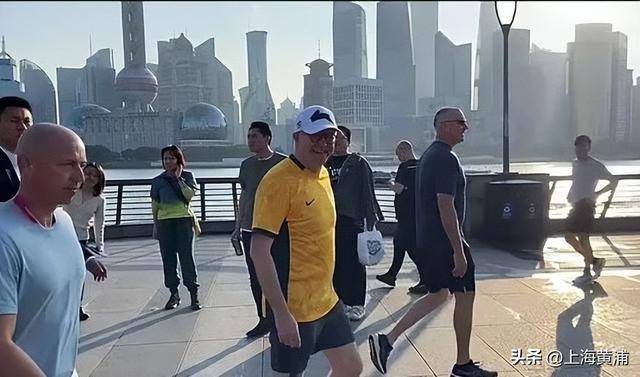 澳大利亚总理抵沪再次漫步外滩<strong></p>
<p>中信证券</strong>，旁边还有上海球迷“老熟人”，你偶遇了吗？