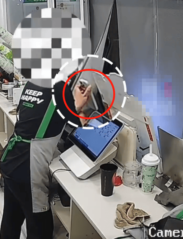 山东临沂一奶茶店女员工谎称机器坏了<strong></p>
<p>证券资讯</strong>，让顾客扫自己收款码，律师：涉嫌盗窃罪