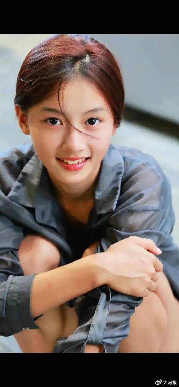 15岁女孩七七1分钟视频报价1万<strong></p>
<p>资产支持证券</strong>，因神似张柏芝走红，七七妈妈曾称以学业为由拒绝于正邀约