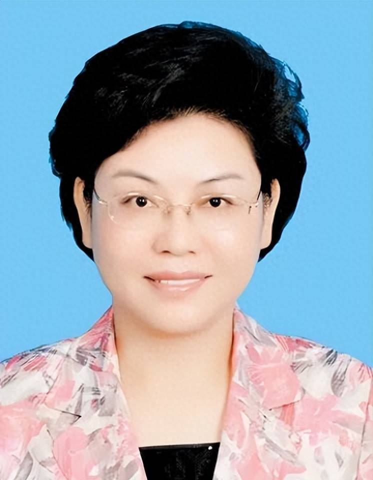中纪委网站发布：女老虎落马！上个月<strong></p>
<p>证券研究员</strong>，74个干部被查
