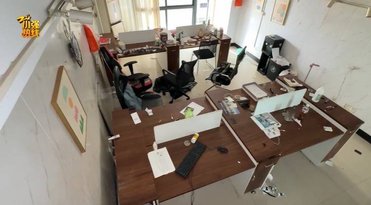 气炸了！杭州房东被拉黑<strong></p>
<p>上市证券公司</strong>，收房时惊呆：地上密密麻麻全都是…