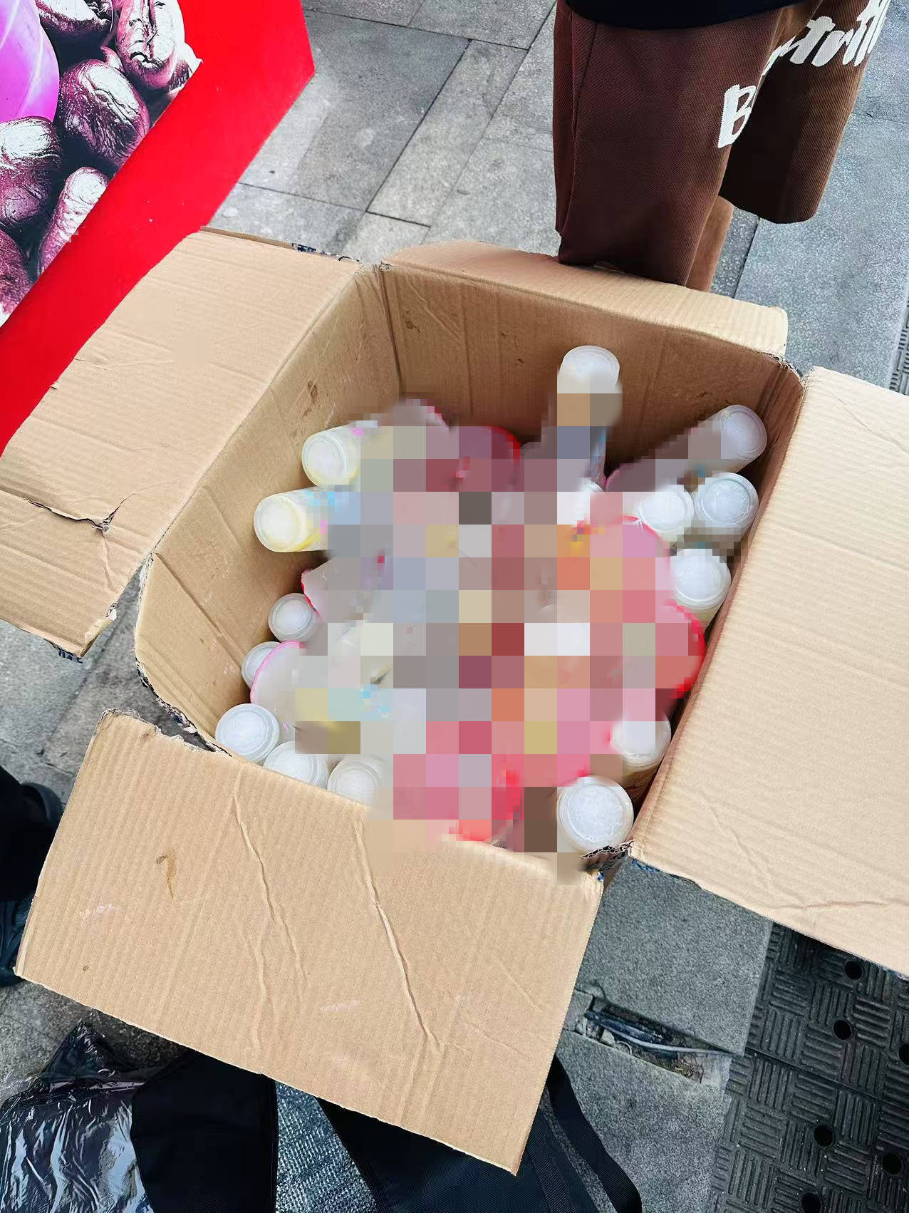 湖南一男子背40公斤蜜雪冰城上武功山售卖<strong></p>
<p>上市证券公司</strong>，当事人：收入不多纯体验，当负重训练