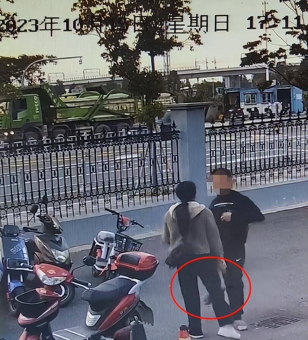 “儿子备考的大学需政审<strong></p>
<p>基金</strong>，母亲怕影响孩子默默忍受家暴”？当事女子回应：事实有出入