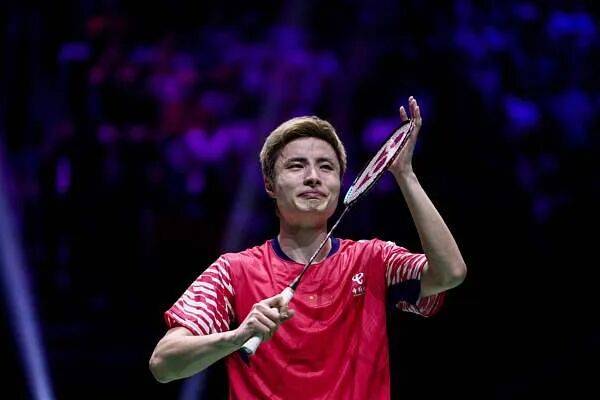 祝贺！石宇奇2比1逆转昆拉武特<strong></p>
<p>601985股票行情</strong>，获得羽毛球世锦赛男单冠军！