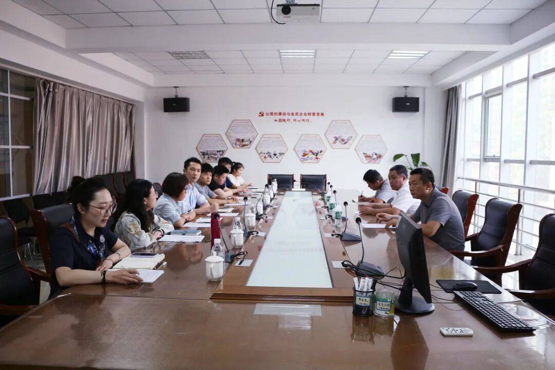解青年创业难题<strong></p>
<p>飞利信 股票</strong>，聚青春发展力量——团市委开展创新思维与青年创业主题交流活动
