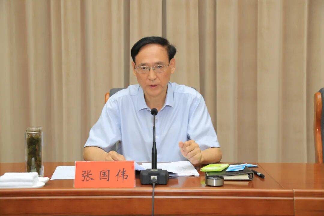 河南通报：正厅级张国伟<strong></p>
<p>新疆股票</strong>，主动投案