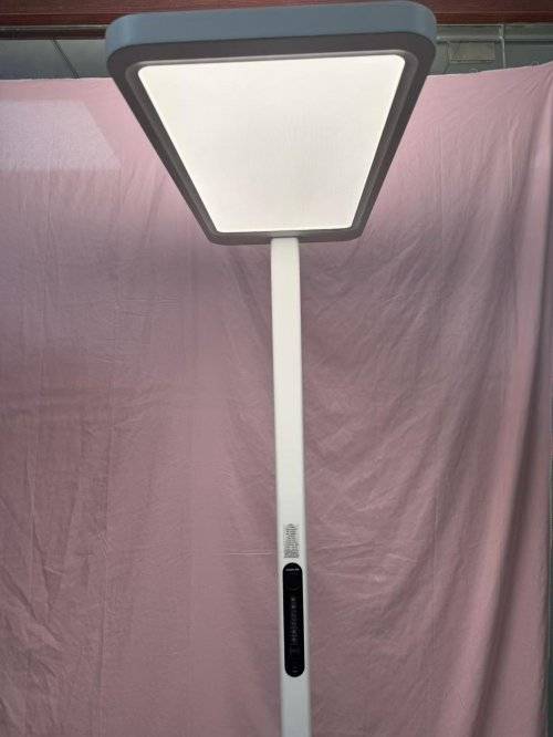 雷士照明护眼灯怎么样<strong></p>
<p>雷士照明股票</strong>？书客、雷士、柏曼护眼大路灯实测PK对决