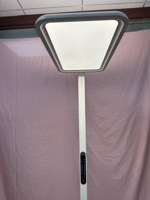 雷士照明护眼灯怎么样<strong></p>
<p>雷士照明股票</strong>？书客、雷士、柏曼护眼大路灯实测PK对决