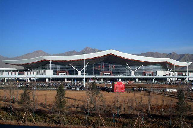 雷士照明点亮40+机场<strong></p>
<p>雷士照明股票</strong>，见证中国民航迎光腾飞